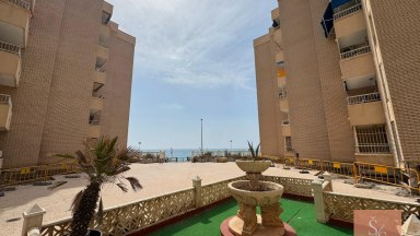 Prostorný apartmán v první linii u moře s výhledem na Playa de los Locos
