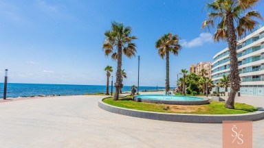 Prostorný apartmán v první linii u moře s výhledem na Playa de los Locos