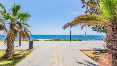 Prostorný apartmán v první linii u moře s výhledem na Playa de los Locos