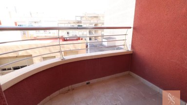 Byt v centru Torrevieja s garáží a skladem