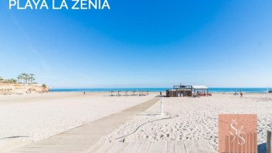 Prostorná dvojvila se zahradou v Playa Flamenca