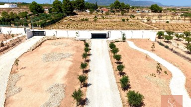 Luxusní vila s domem pro hosty a panoramatickým výhledem v Pinoso