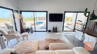 Luxusní vila s domem pro hosty a panoramatickým výhledem v Pinoso