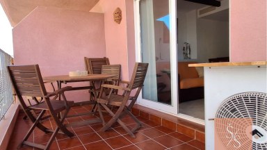 Prostorný apartmán s bazénem a garáží jen 100 metrů od pláže Playa de los Locos