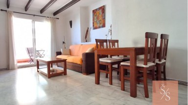 Prostorný apartmán s bazénem a garáží jen 100 metrů od pláže Playa de los Locos
