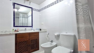 Prostorný apartmán s bazénem a garáží jen 100 metrů od pláže Playa de los Locos