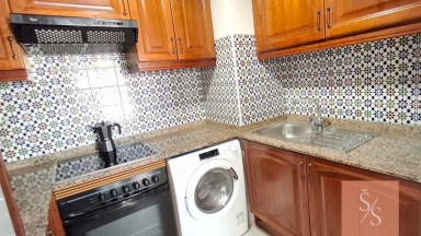 Prostorný apartmán s bazénem a garáží jen 100 metrů od pláže Playa de los Locos