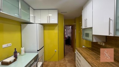 Kompletně zrekonstruovaný apartmán s bočním výhledem na moře v Torrevieja