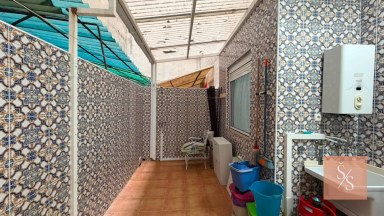 Kompletně zrekonstruovaný apartmán s bočním výhledem na moře v Torrevieja