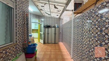 Kompletně zrekonstruovaný apartmán s bočním výhledem na moře v Torrevieja