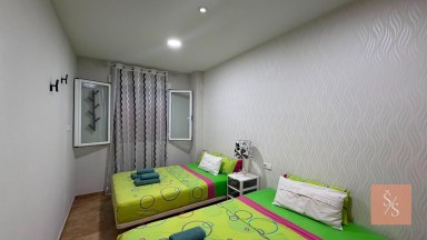 Kompletně zrekonstruovaný apartmán s bočním výhledem na moře v Torrevieja