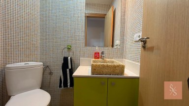Kompletně zrekonstruovaný apartmán s bočním výhledem na moře v Torrevieja