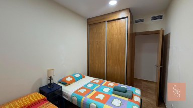 Kompletně zrekonstruovaný apartmán s bočním výhledem na moře v Torrevieja