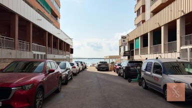Kompletně zrekonstruovaný apartmán s bočním výhledem na moře v Torrevieja