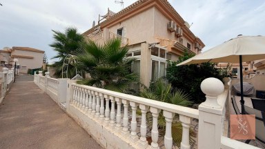 Dvoupatrový duplex se zahradou v Residencial El Cid III v Playa Flamenca