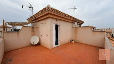 Dvoupatrový duplex se zahradou v Residencial El Cid III v Playa Flamenca