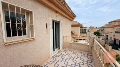 Dvoupatrový duplex se zahradou v Residencial El Cid III v Playa Flamenca