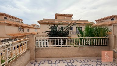 Dvoupatrový duplex se zahradou v Residencial El Cid III v Playa Flamenca