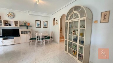 Dvoupatrový duplex se zahradou v Residencial El Cid III v Playa Flamenca