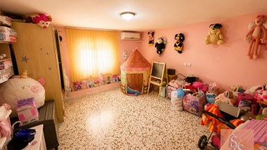 Prostorná samostatně stojící vila s bazénem na pozemku 1 000 m² v El Chaparral