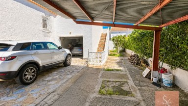 Prostorná samostatně stojící vila s bazénem na pozemku 1 000 m² v El Chaparral
