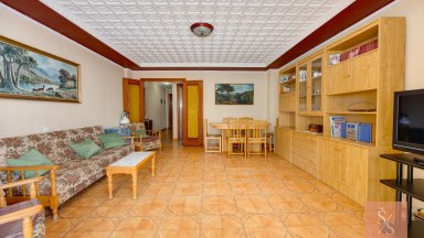 Prostorný apartmán v první linii u moře s čelním výhledem na Středozemní moře