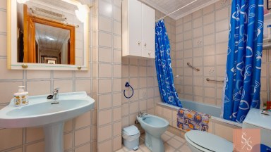 Prostorný apartmán v první linii u moře s čelním výhledem na Středozemní moře