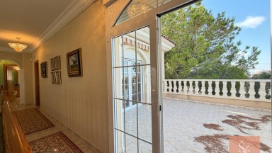 Luxusní vila na pozemku 2 130 m² s panoramatickými výhledy v Ciudad Quesada