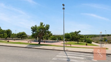 Bungalov v přízemí se dvěma terasami