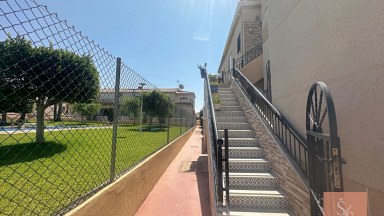 Bungalov v horním patře se zasklenou terasou v Aguas Nuevas