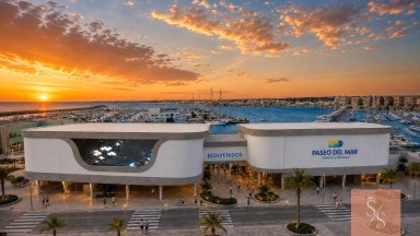 Zrekonstruovaný apartmán se zasklenou terasou v centru Torrevieja