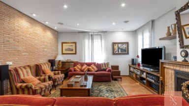 Luxusní vila s výhledem na moře, bazénem, posilovnou a saunou v La Veleta