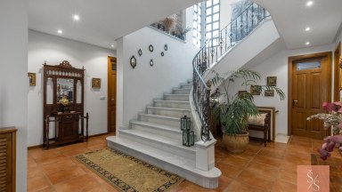 Luxusní vila s výhledem na moře, bazénem, posilovnou a saunou v La Veleta