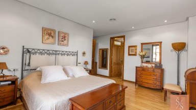 Luxusní vila s výhledem na moře, bazénem, posilovnou a saunou v La Veleta