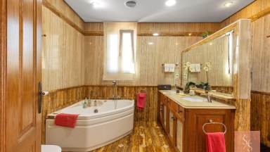 Luxusní vila s výhledem na moře, bazénem, posilovnou a saunou v La Veleta