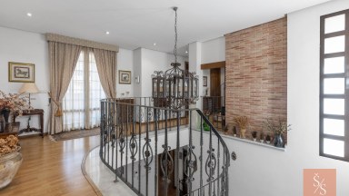 Luxusní vila s výhledem na moře, bazénem, posilovnou a saunou v La Veleta