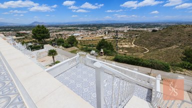 Bungalov s panoramatickým výhledem v Ciudad Quesada