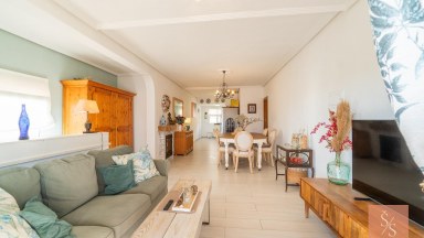 Dvojdomek s bazénem a solárním systémem v Los Balcones