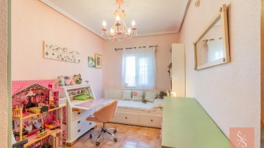 Dvojdomek s bazénem a solárním systémem v Los Balcones