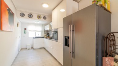Dvojdomek s bazénem a solárním systémem v Los Balcones