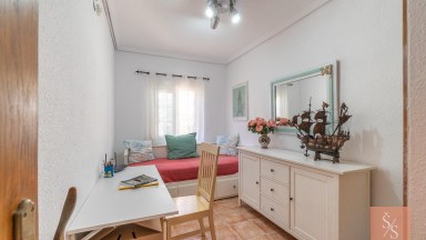 Dvojdomek s bazénem a solárním systémem v Los Balcones