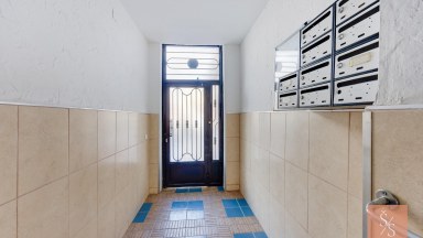 Velký byt s výhledem na moře u pláže Naufragos