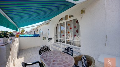 Bungalov s terasou u solného jezera Torrevieja