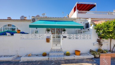 Bungalov s terasou u solného jezera Torrevieja