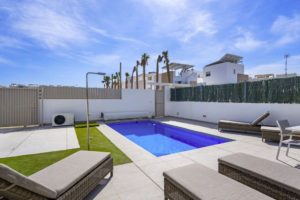 Vila, Guardamar del Segura, Bazén