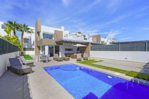 Vila, Guardamar del Segura, Bazén