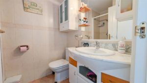 Apartmán Santa Pola, Koupelna