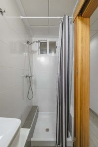 Apartmán Santa Pola, Koupelna