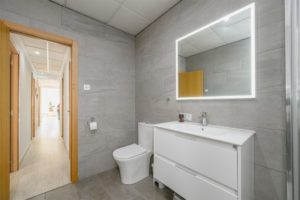 Apartmán Santa Pola, Koupelna