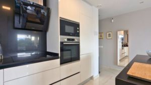 Apartmán Orihuela Costa, kuchyň